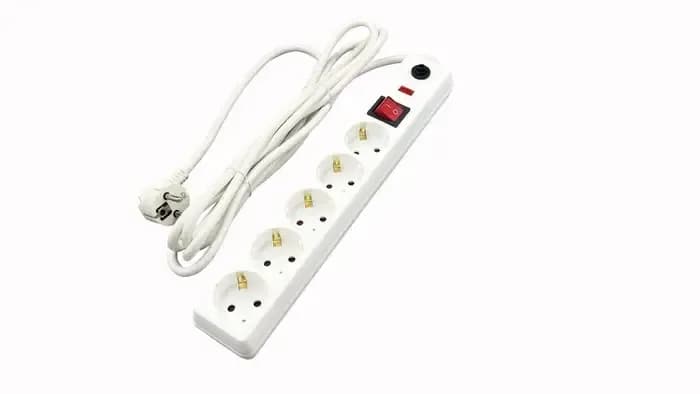 Prelungitor Well Plus Intrerupator + protectie 5p 3m EXTS-5S3M-PROT/05-WL