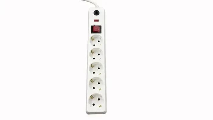 Prelungitor Well Plus Intrerupator + protectie 5p 3m EXTS-5S3M-PROT/05-WL