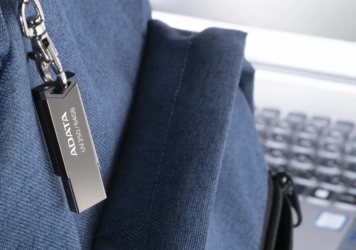 Memorie USB 16GB ADATA AUV250-16G-RBK